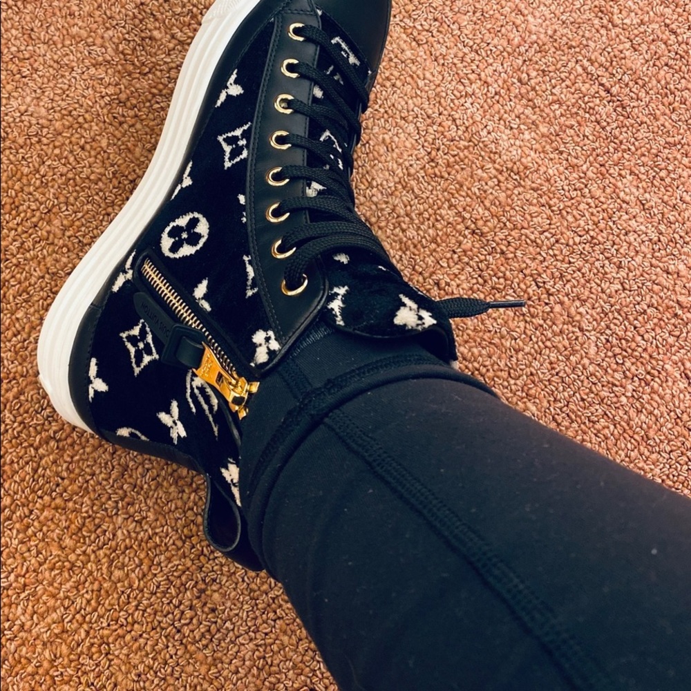 LOUIS VUITTON Stellar Sneaker Boot.Ordered them a size 6, but fit like a size 7. - Picture 3 of 3